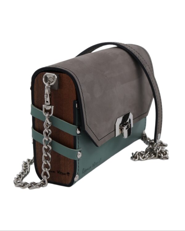 Torba od drveta i koze, zeleno mint siva koza drvo oraha, , drvene stranice, kozni sivi kais sa lancem